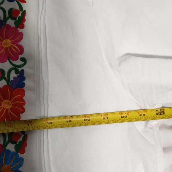 Unbranded White Button Front Blouse Floral Embroidered Boho Festival Top - Picture 3 of 6